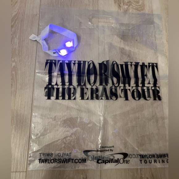 ❗️SOLD ❗️Taylor Swift Eras Tour - Concert Bag and Wristband - Picture 1 of 4